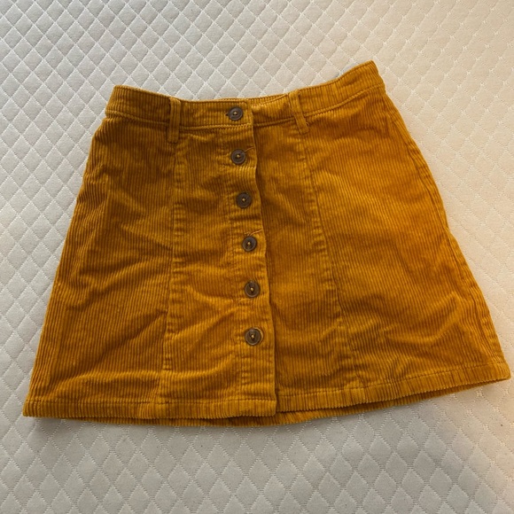 Forever 21 flare skirt. Size S. Yellow/Mustard color